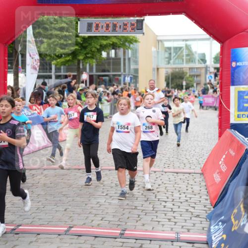 12.06.2026 - Holstenköstenlauf LAZAROV Photography http://msf.ph/oto/9742723 12.06.2026 16:37:34 Laufen 256, 257, 297, 1554, 268, 75, 257, 261, 268, 492, 644, 871, 897, 1163, 1181, 1554 meine-sportfotos.de