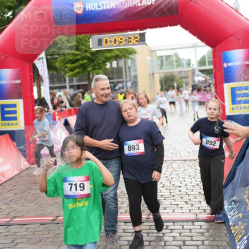 12.06.2026 - Holstenköstenlauf LAZAROV Photography http://msf.ph/oto/9742899 12.06.2026 16:39:34 Laufen 23, 78, 719, 10, 09, 32, 1095, 893, 892, 253, 278, 619, 892, 1078, 1095, 1286, 1306 meine-sportfotos.de