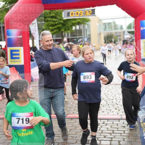 12.06.2026 - Holstenköstenlauf LAZAROV Photography http://msf.ph/oto/9742902 12.06.2026 16:39:34 Laufen 1078, 719, 10, 09, 32, 14, 893, 892, 253, 278, 619, 892, 1078, 1095, 1286, 1306 meine-sportfotos.de