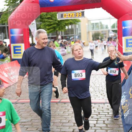 12.06.2026 - Holstenköstenlauf LAZAROV Photography http://msf.ph/oto/9742904 12.06.2026 16:39:35 Laufen 1078, 719, 10, 09, 33, 893, 892, 253, 278, 619, 1078, 1090, 1095, 1286, 1306 meine-sportfotos.de
