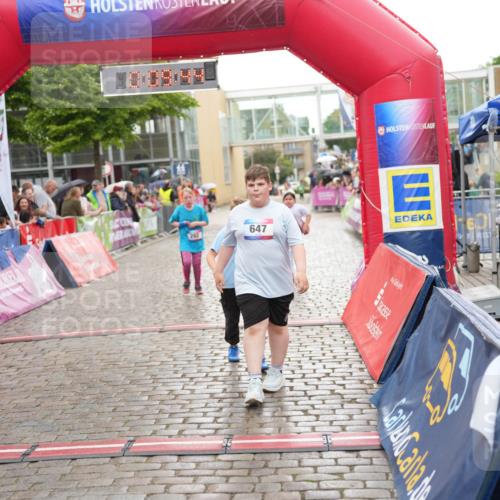12.06.2026 - Holstenköstenlauf LAZAROV Photography http://msf.ph/oto/9742922 12.06.2026 16:39:46 Laufen 3, 282, 647, 282, 633, 647, 1178 meine-sportfotos.de