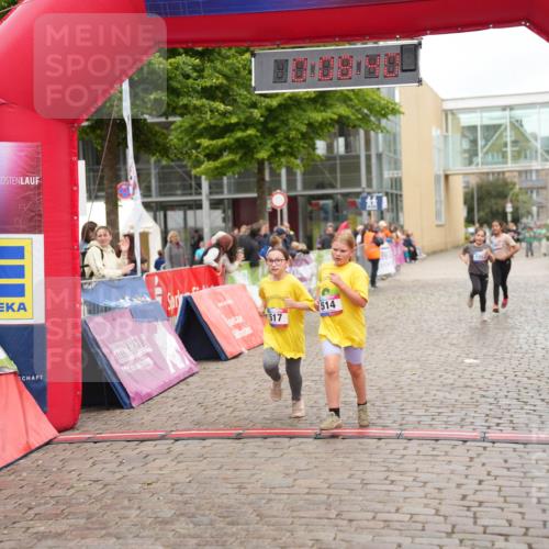 12.06.2026 - Holstenköstenlauf LAZAROV Photography http://msf.ph/oto/9743298 12.06.2026 16:53:39 Laufen 517, 514, 514, 517, 1053, 1063 meine-sportfotos.de