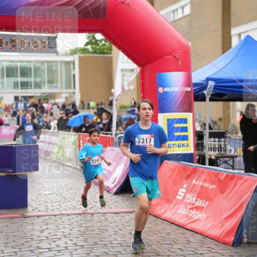 12.06.2026 - Holstenköstenlauf LAZAROV Photography http://msf.ph/oto/9743351 12.06.2026 17:05:21 Laufen 0, 20, 22, 7291, 7317, 28126 meine-sportfotos.de