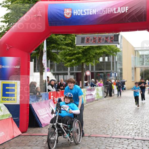 12.06.2026 - Holstenköstenlauf LAZAROV Photography http://msf.ph/oto/9743360 12.06.2026 17:05:40 Laufen 80 meine-sportfotos.de