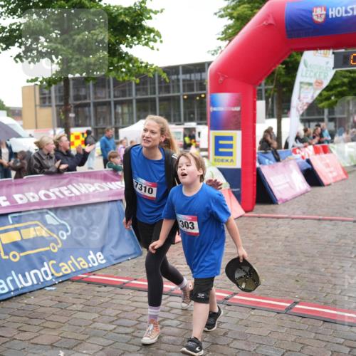 12.06.2026 - Holstenköstenlauf LAZAROV Photography http://msf.ph/oto/9743461 12.06.2026 17:07:09 Laufen 7310, 303, 0, 22, 11, 7261 meine-sportfotos.de