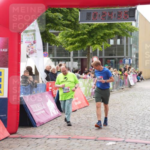 12.06.2026 - Holstenköstenlauf LAZAROV Photography http://msf.ph/oto/9743558 12.06.2026 17:09:34 Laufen 7320, 7358, 45 meine-sportfotos.de