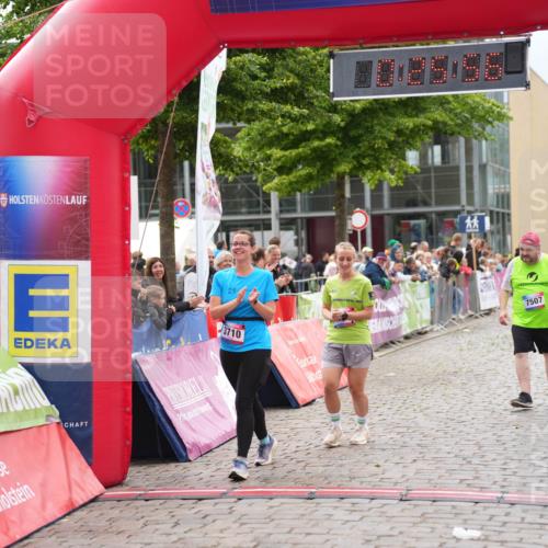 12.06.2026 - Holstenköstenlauf LAZAROV Photography http://msf.ph/oto/9743570 12.06.2026 17:10:55 Laufen 3710, 5, 7507 meine-sportfotos.de