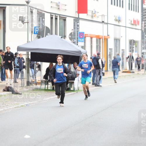 12.06.2026 - Holstenköstenlauf Andreas Tolksdorf http://msf.ph/oto/9743907 12.06.2026 17:06:58 Laufen 7295, 7317 meine-sportfotos.de