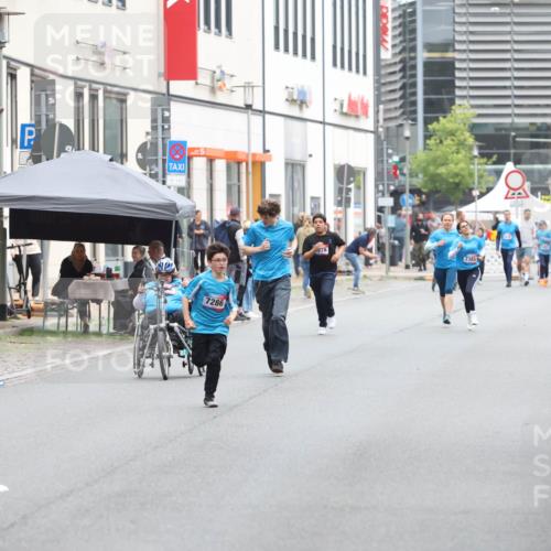 12.06.2026 - Holstenköstenlauf Andreas Tolksdorf http://msf.ph/oto/9743915 12.06.2026 17:07:15 Laufen 7286, 7385 meine-sportfotos.de
