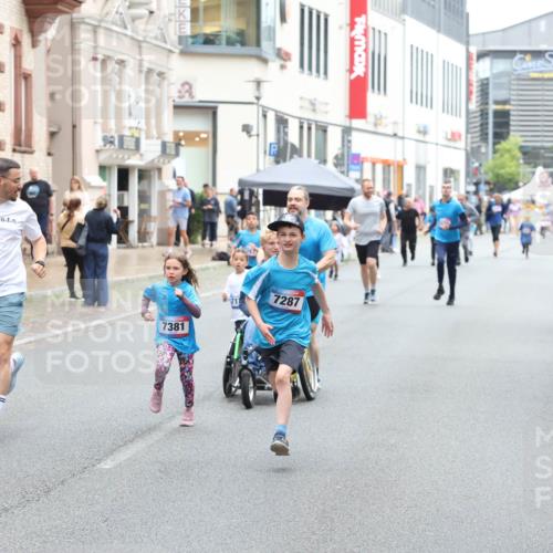 12.06.2026 - Holstenköstenlauf Andreas Tolksdorf http://msf.ph/oto/9743946 12.06.2026 17:07:39 Laufen 7381, 7287 meine-sportfotos.de