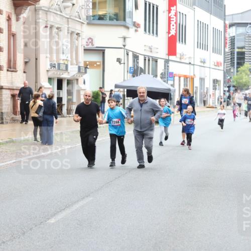 12.06.2026 - Holstenköstenlauf Andreas Tolksdorf http://msf.ph/oto/9743958 12.06.2026 17:07:49 Laufen 7316, 7288 meine-sportfotos.de