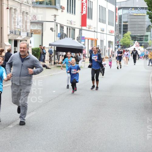 12.06.2026 - Holstenköstenlauf Andreas Tolksdorf http://msf.ph/oto/9743960 12.06.2026 17:07:52 Laufen 7288, 7279, 7315, 7298 meine-sportfotos.de