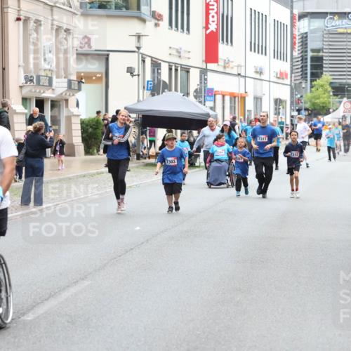 12.06.2026 - Holstenköstenlauf Andreas Tolksdorf http://msf.ph/oto/9743994 12.06.2026 17:08:29 Laufen 7303 meine-sportfotos.de
