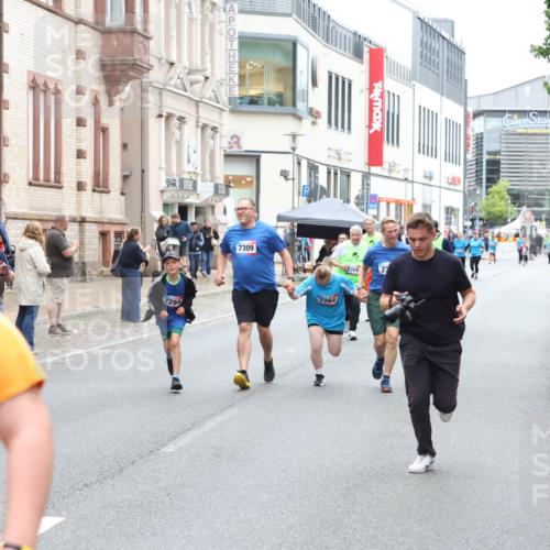 12.06.2026 - Holstenköstenlauf Andreas Tolksdorf http://msf.ph/oto/9744028 12.06.2026 17:08:55 Laufen 75, 7309, 7264, 359 meine-sportfotos.de