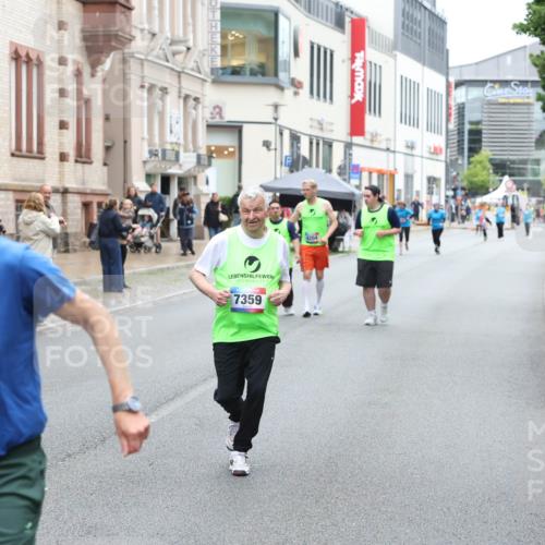12.06.2026 - Holstenköstenlauf Andreas Tolksdorf http://msf.ph/oto/9744032 12.06.2026 17:09:00 Laufen 7320, 7359 meine-sportfotos.de