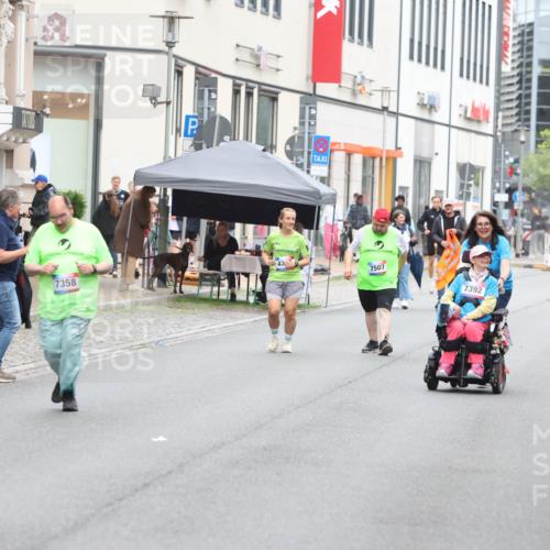 12.06.2026 - Holstenköstenlauf Andreas Tolksdorf http://msf.ph/oto/9744082 12.06.2026 17:10:38 Laufen 7358, 7507, 7392, 3710 meine-sportfotos.de