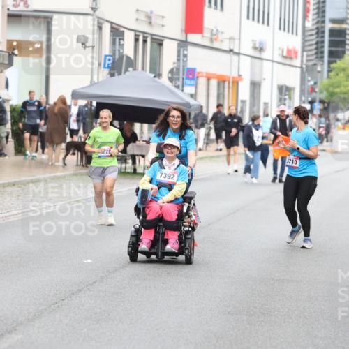 12.06.2026 - Holstenköstenlauf Andreas Tolksdorf http://msf.ph/oto/9744090 12.06.2026 17:10:43 Laufen 7392, 3710 meine-sportfotos.de