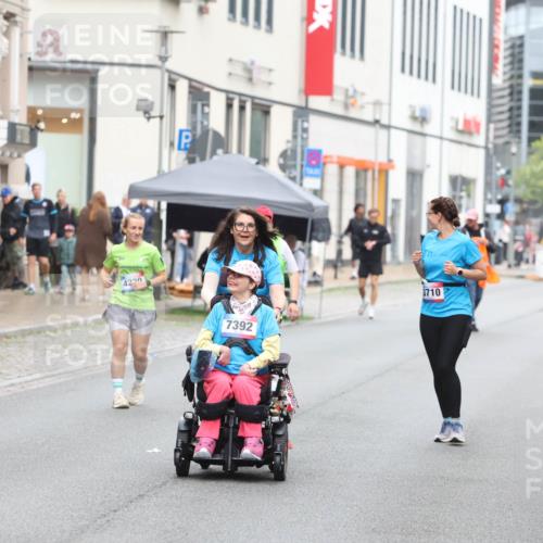 12.06.2026 - Holstenköstenlauf Andreas Tolksdorf http://msf.ph/oto/9744093 12.06.2026 17:10:45 Laufen 4220, 7392, 3710 meine-sportfotos.de