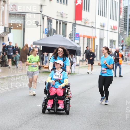 12.06.2026 - Holstenköstenlauf Andreas Tolksdorf http://msf.ph/oto/9744094 12.06.2026 17:10:45 Laufen 7392, 3710 meine-sportfotos.de