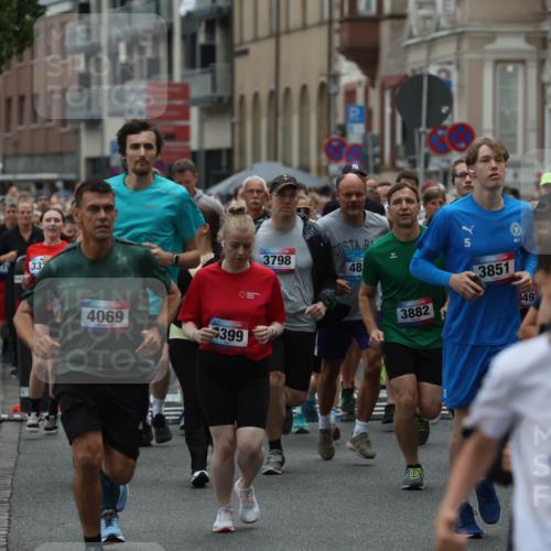 12.06.2026 - Holstenköstenlauf Andreas Tolksdorf http://msf.ph/oto/9744166 12.06.2026 17:33:49 Laufen 33, 4069, 399, 5, 3798, 48, 3882, 3851, 49, 4568 meine-sportfotos.de