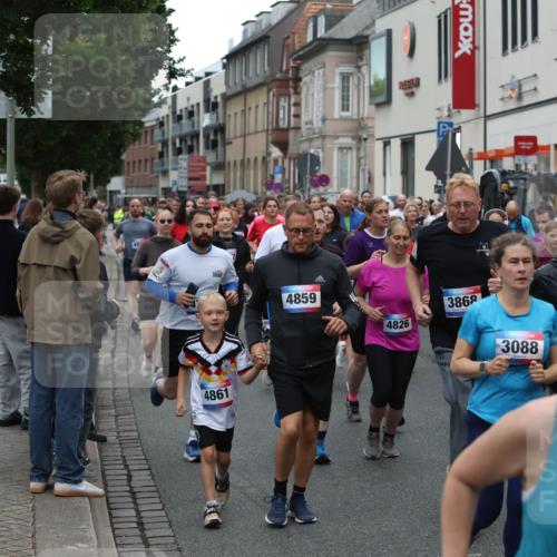 12.06.2026 - Holstenköstenlauf Andreas Tolksdorf http://msf.ph/oto/9744251 12.06.2026 17:34:44 Laufen 4861, 4859, 3868, 4826, 3088, 319, 4749, 926 meine-sportfotos.de