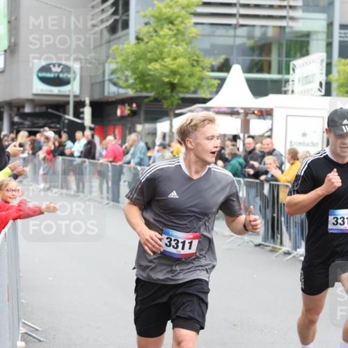 12.06.2026 - Holstenköstenlauf Andreas Tolksdorf http://msf.ph/oto/9744304 12.06.2026 17:50:07 Laufen 3311, 3314 meine-sportfotos.de
