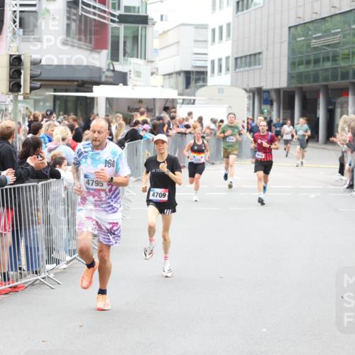 12.06.2026 - Holstenköstenlauf Andreas Tolksdorf http://msf.ph/oto/9744362 12.06.2026 17:51:39 Laufen 4795, 4709, 19 meine-sportfotos.de