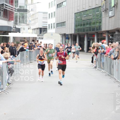 12.06.2026 - Holstenköstenlauf Andreas Tolksdorf http://msf.ph/oto/9744365 12.06.2026 17:51:41 Laufen 3297, 4595, 3819 meine-sportfotos.de