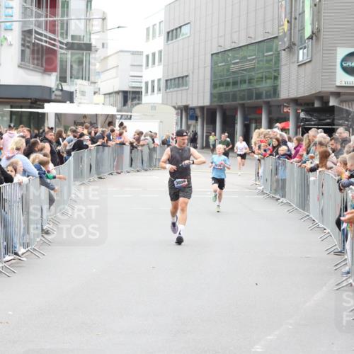 12.06.2026 - Holstenköstenlauf Andreas Tolksdorf http://msf.ph/oto/9744403 12.06.2026 17:52:19 Laufen 3859, 3876 meine-sportfotos.de