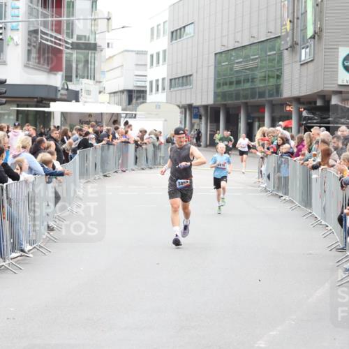 12.06.2026 - Holstenköstenlauf Andreas Tolksdorf http://msf.ph/oto/9744404 12.06.2026 17:52:20 Laufen 3859, 3876 meine-sportfotos.de