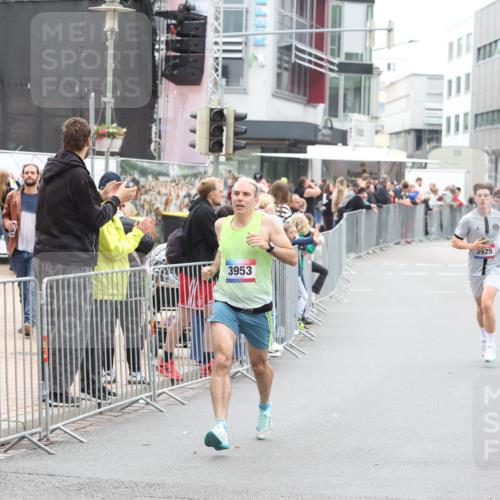12.06.2026 - Holstenköstenlauf Andreas Tolksdorf http://msf.ph/oto/9744422 12.06.2026 17:52:42 Laufen 3925, 3953 meine-sportfotos.de