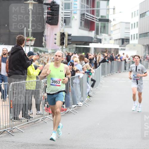 12.06.2026 - Holstenköstenlauf Andreas Tolksdorf http://msf.ph/oto/9744423 12.06.2026 17:52:42 Laufen 3953, 3925 meine-sportfotos.de