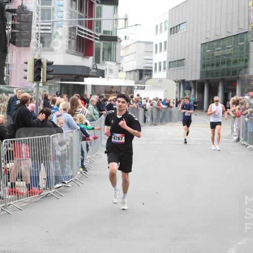 12.06.2026 - Holstenköstenlauf Andreas Tolksdorf http://msf.ph/oto/9744437 12.06.2026 17:53:11 Laufen 4787, 4463 meine-sportfotos.de