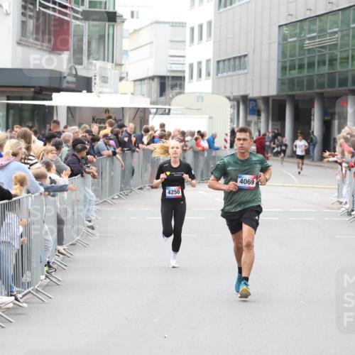 12.06.2026 - Holstenköstenlauf Andreas Tolksdorf http://msf.ph/oto/9744479 12.06.2026 17:54:06 Laufen 4250, 4069 meine-sportfotos.de