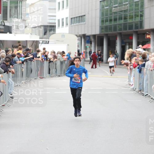 12.06.2026 - Holstenköstenlauf Andreas Tolksdorf http://msf.ph/oto/9744481 12.06.2026 17:54:09 Laufen 4250, 3923 meine-sportfotos.de