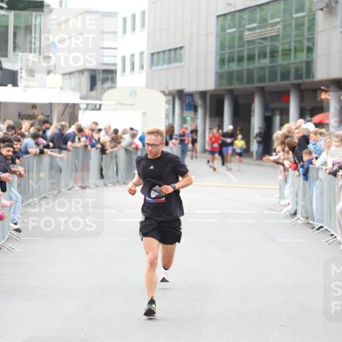 12.06.2026 - Holstenköstenlauf Andreas Tolksdorf http://msf.ph/oto/9744500 12.06.2026 17:54:29 Laufen  meine-sportfotos.de