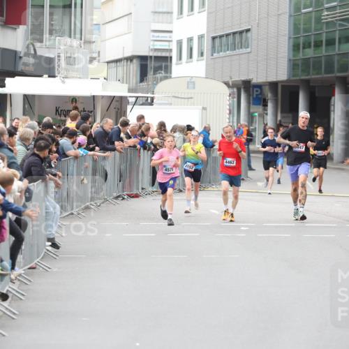 12.06.2026 - Holstenköstenlauf Andreas Tolksdorf http://msf.ph/oto/9744506 12.06.2026 17:54:41 Laufen 4571, 3152, 4462, 10 meine-sportfotos.de