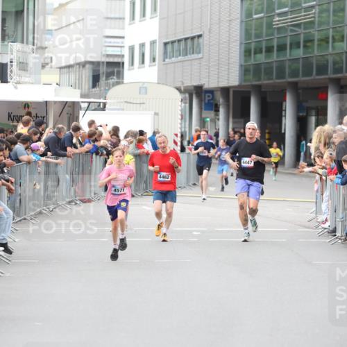 12.06.2026 - Holstenköstenlauf Andreas Tolksdorf http://msf.ph/oto/9744508 12.06.2026 17:54:42 Laufen 4571, 4462, 10, 4447 meine-sportfotos.de