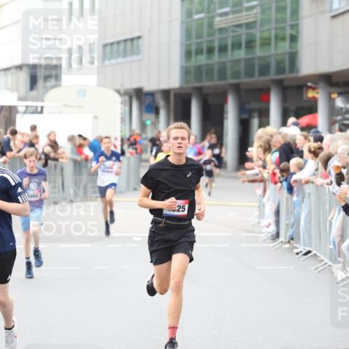 12.06.2026 - Holstenköstenlauf Andreas Tolksdorf http://msf.ph/oto/9744522 12.06.2026 17:54:54 Laufen 4, 3995, 900, 25 meine-sportfotos.de