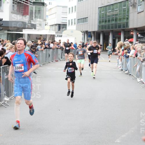 12.06.2026 - Holstenköstenlauf Andreas Tolksdorf http://msf.ph/oto/9744539 12.06.2026 17:55:07 Laufen 3386, 3453, 4550, 3336 meine-sportfotos.de