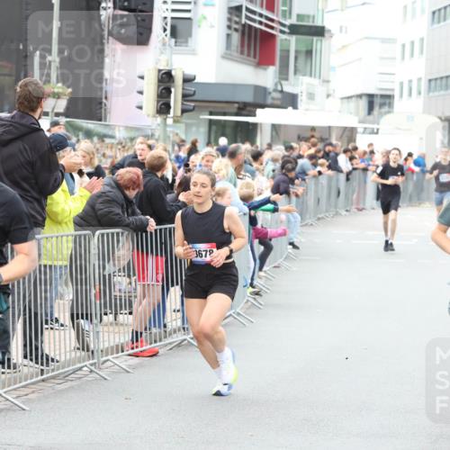 12.06.2026 - Holstenköstenlauf Andreas Tolksdorf http://msf.ph/oto/9744558 12.06.2026 17:55:20 Laufen 4722, 3820, 3678, 3951 meine-sportfotos.de