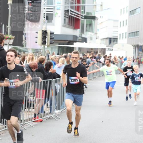 12.06.2026 - Holstenköstenlauf Andreas Tolksdorf http://msf.ph/oto/9744563 12.06.2026 17:55:27 Laufen 3745, 4713, 3285, 4542, 17 meine-sportfotos.de