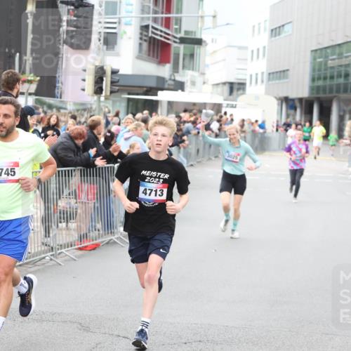 12.06.2026 - Holstenköstenlauf Andreas Tolksdorf http://msf.ph/oto/9744570 12.06.2026 17:55:31 Laufen 3745, 2023, 4713, 11, 3025 meine-sportfotos.de