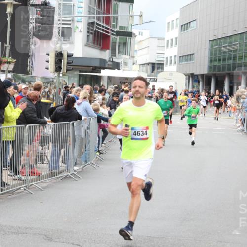 12.06.2026 - Holstenköstenlauf Andreas Tolksdorf http://msf.ph/oto/9744582 12.06.2026 17:55:42 Laufen 202, 4634, 3882, 4898 meine-sportfotos.de