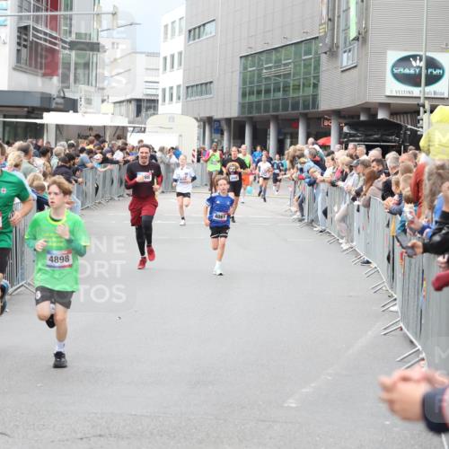 12.06.2026 - Holstenköstenlauf Andreas Tolksdorf http://msf.ph/oto/9744589 12.06.2026 17:55:46 Laufen 3882, 4898, 98, 4061 meine-sportfotos.de
