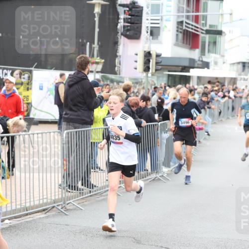 12.06.2026 - Holstenköstenlauf Andreas Tolksdorf http://msf.ph/oto/9744602 12.06.2026 17:55:52 Laufen 4011, 26, 4035, 11, 4674, 3496, 3606 meine-sportfotos.de