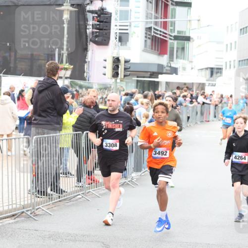12.06.2026 - Holstenköstenlauf Andreas Tolksdorf http://msf.ph/oto/9744630 12.06.2026 17:56:08 Laufen 1, 11, 2, 3308, 3492, 4264, 3847 meine-sportfotos.de
