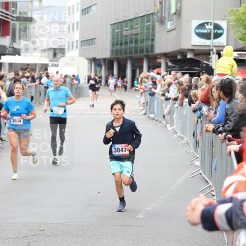 12.06.2026 - Holstenköstenlauf Andreas Tolksdorf http://msf.ph/oto/9744638 12.06.2026 17:56:12 Laufen 3966, 3564, 3847 meine-sportfotos.de
