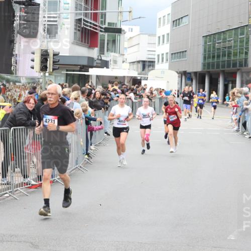 12.06.2026 - Holstenköstenlauf Andreas Tolksdorf http://msf.ph/oto/9744707 12.06.2026 17:57:08 Laufen 2025, 4231, 4853, 4813, 4277 meine-sportfotos.de