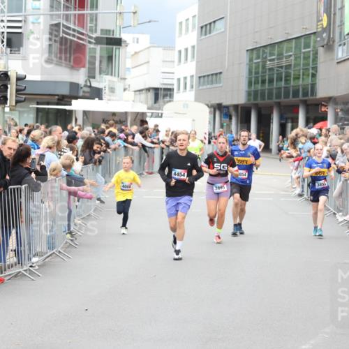 12.06.2026 - Holstenköstenlauf Andreas Tolksdorf http://msf.ph/oto/9744718 12.06.2026 17:57:17 Laufen 813, 4008, 4454, 3895, 854, 3855 meine-sportfotos.de